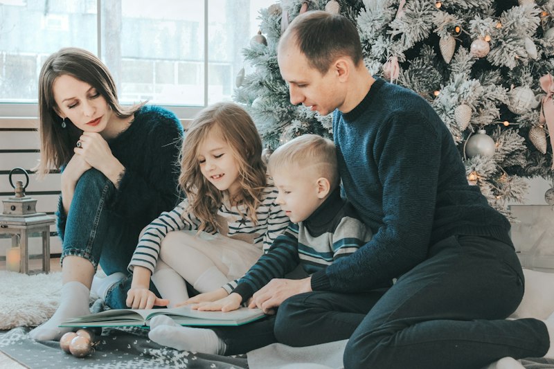 Família celebrando o Natal junta com mensagem de natal para família
